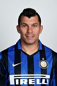 Gary Medel 2015-2016