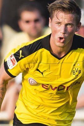 Erik Durm 2016-2017